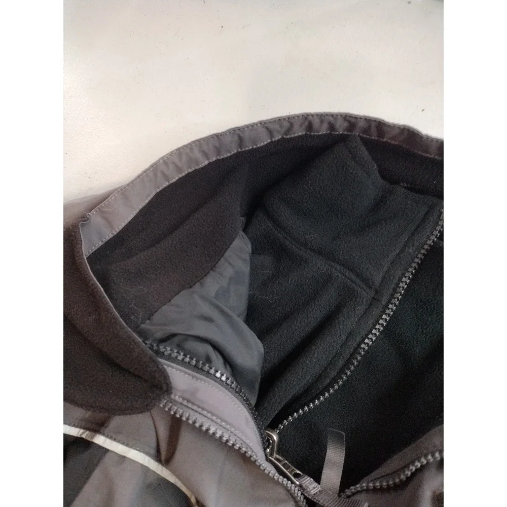 The North Face HyVent Boys Medium Gray Black Triclimate‎ Jacket no hood